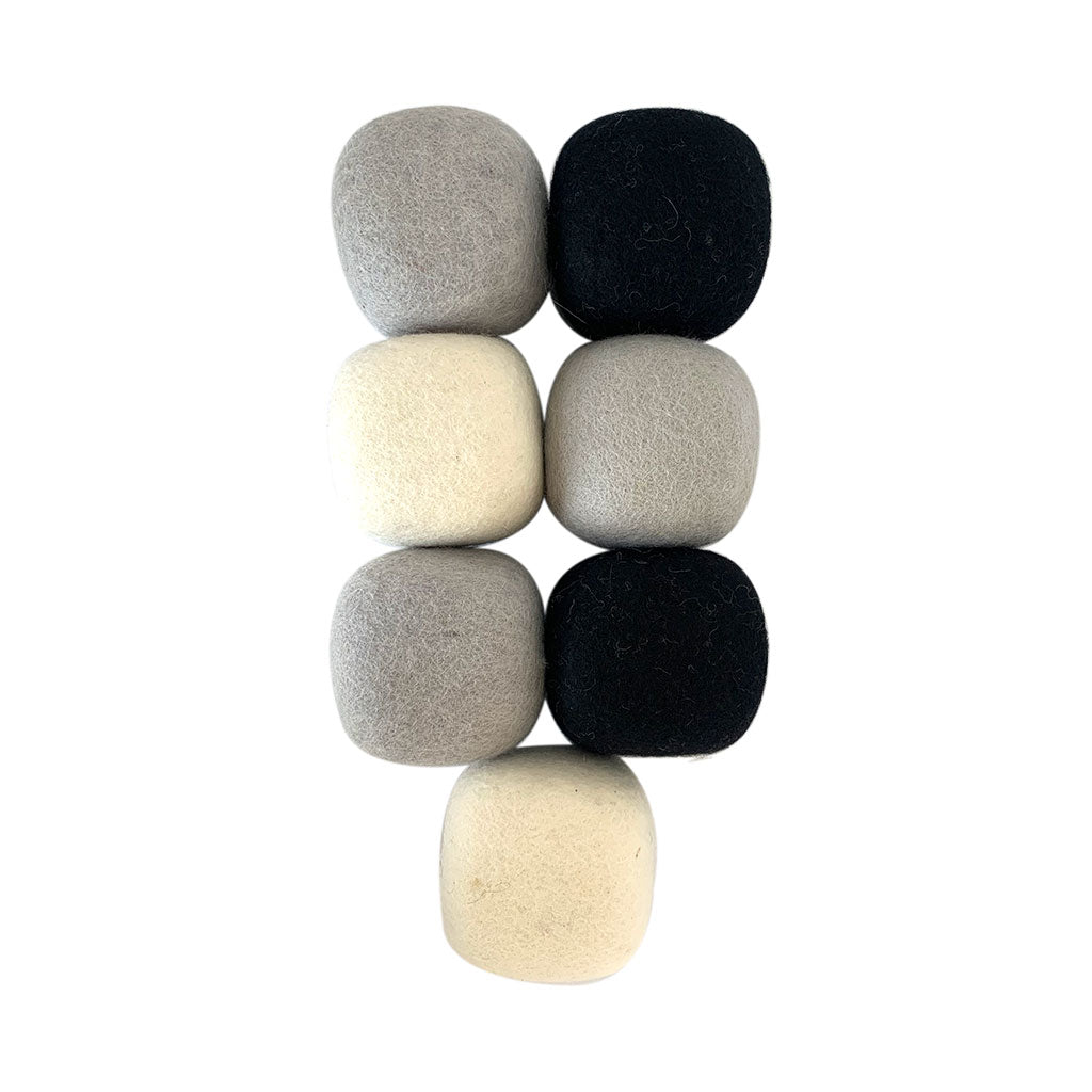 Achromatic Felt Cubes - 7pc - Educating Kids