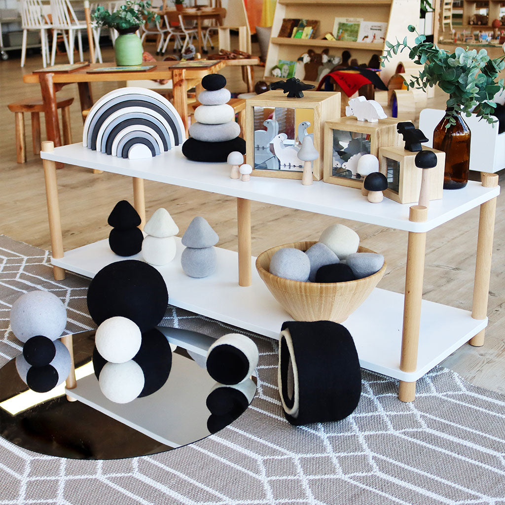 Achromatic Felt Pyramids - 7pc - Educating Kids