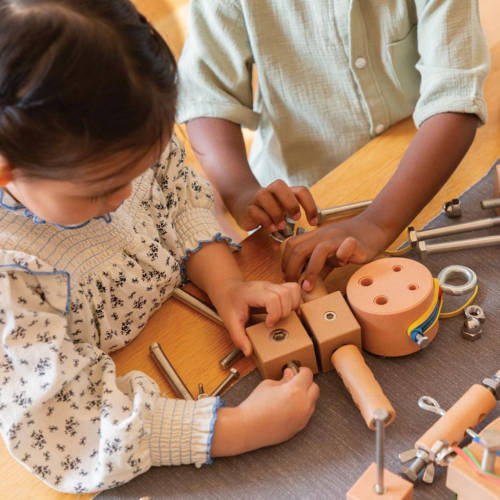 Random Robots Loose Parts STEM Kit - Educating Kids