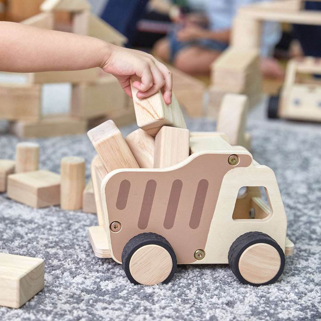2185-G6721_wooden-dump-truck_03_large.jpg