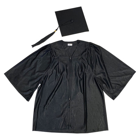 1513-0001_graduation-gown-and-cap_01_large.jpg