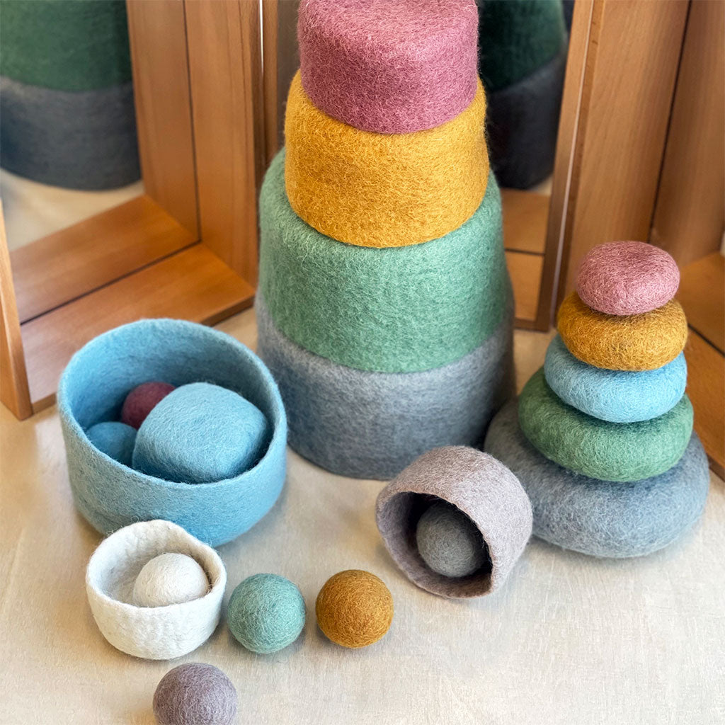 167-P-P802_earth-felt-cubes-7pc_04_large.jpg