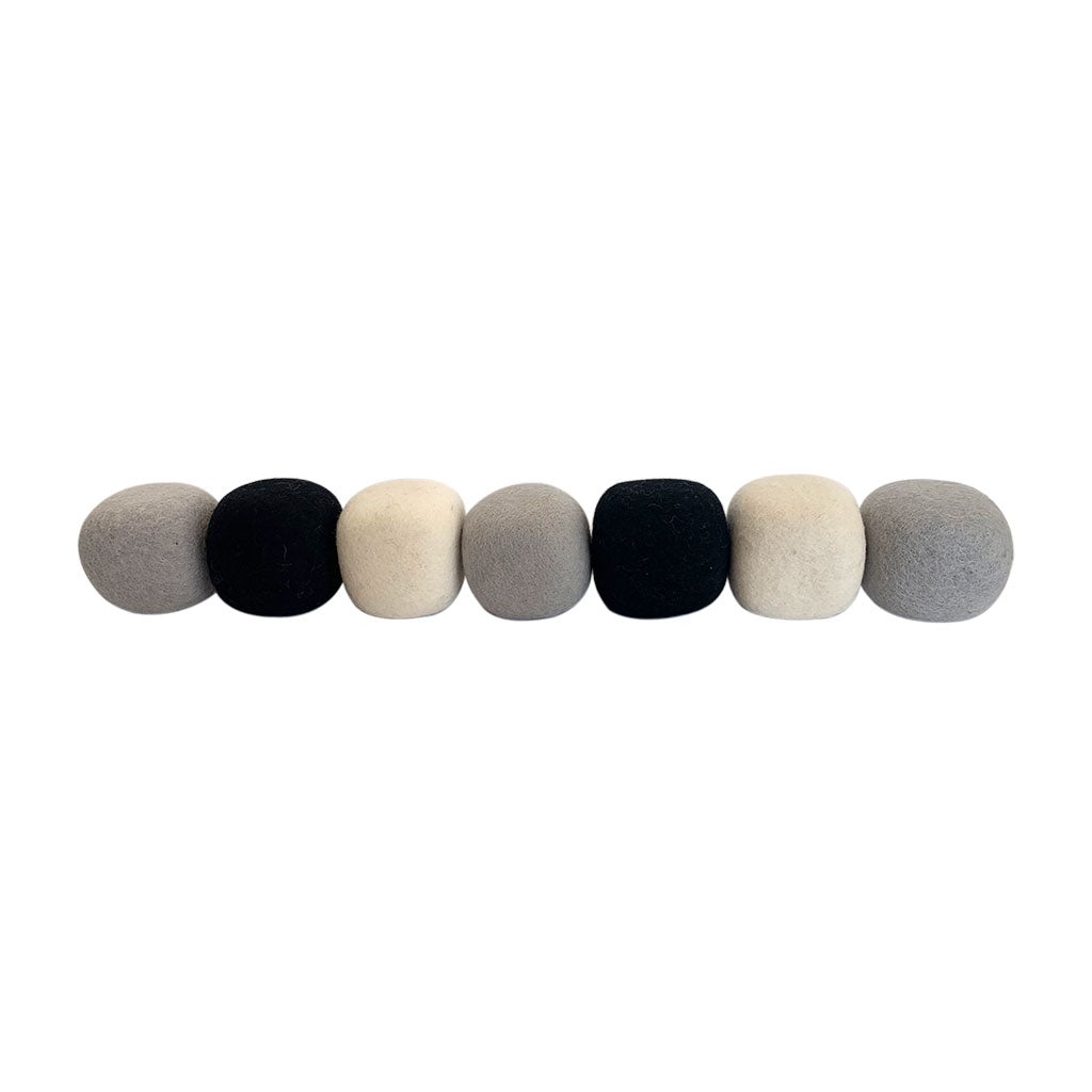 Achromatic Felt Cubes - 7pc