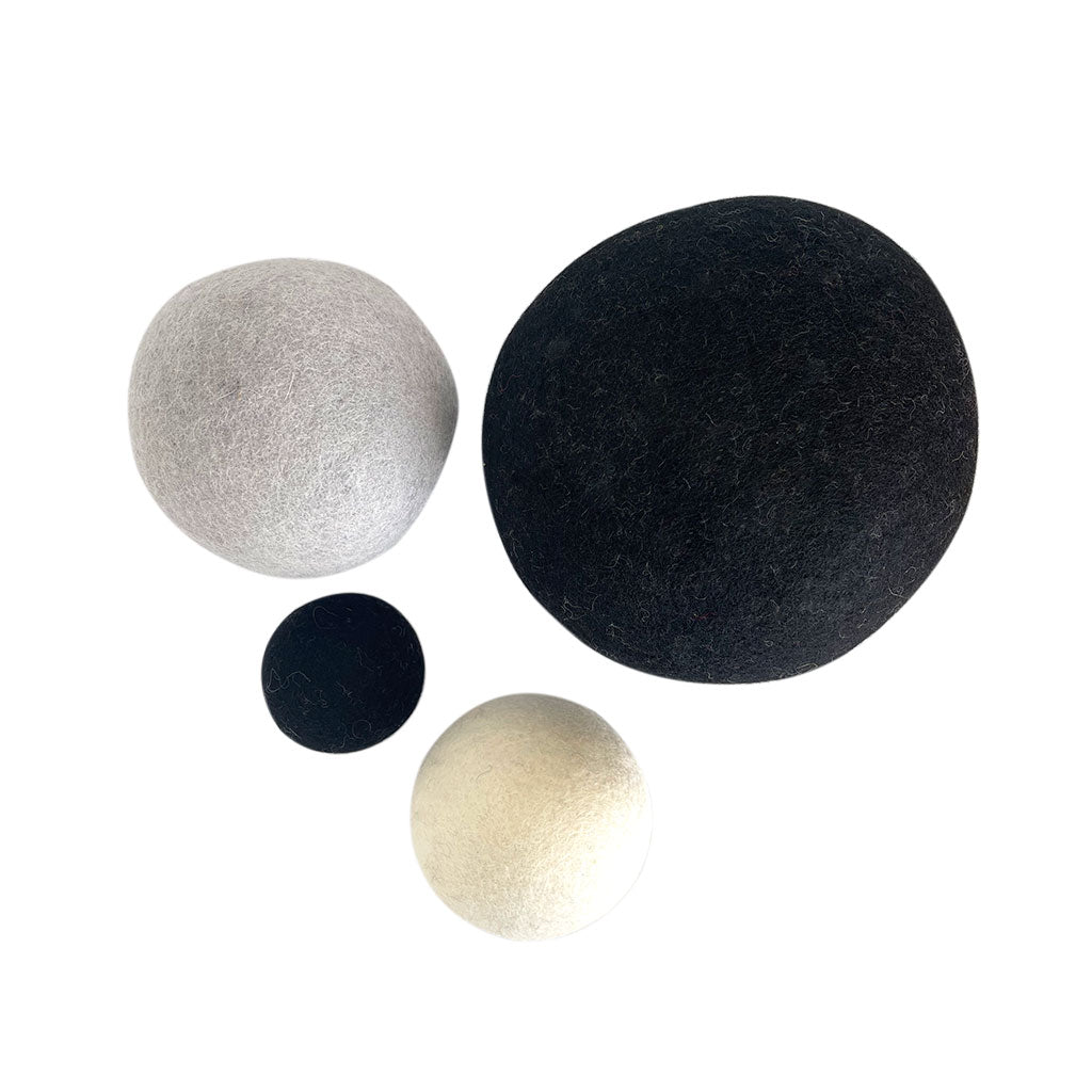 Achromatic Felt Balls Varied - 4pc