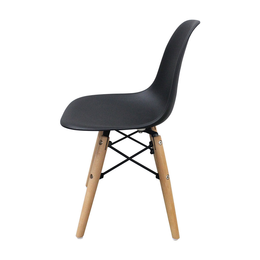 1882-0011_set-of-4-child-eames-replica-chair-black-and-beech-legs_02_large.jpg