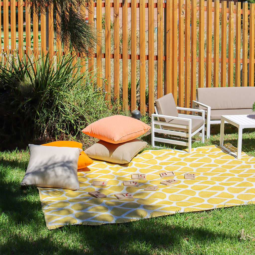 1935-0002_handwoven-pvc-rug-yellow-170x240cm_05_large.jpg