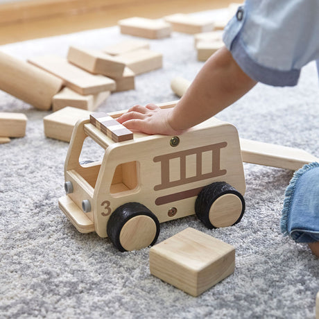 2185-G6723_wooden-fire-truck_02_large.jpg