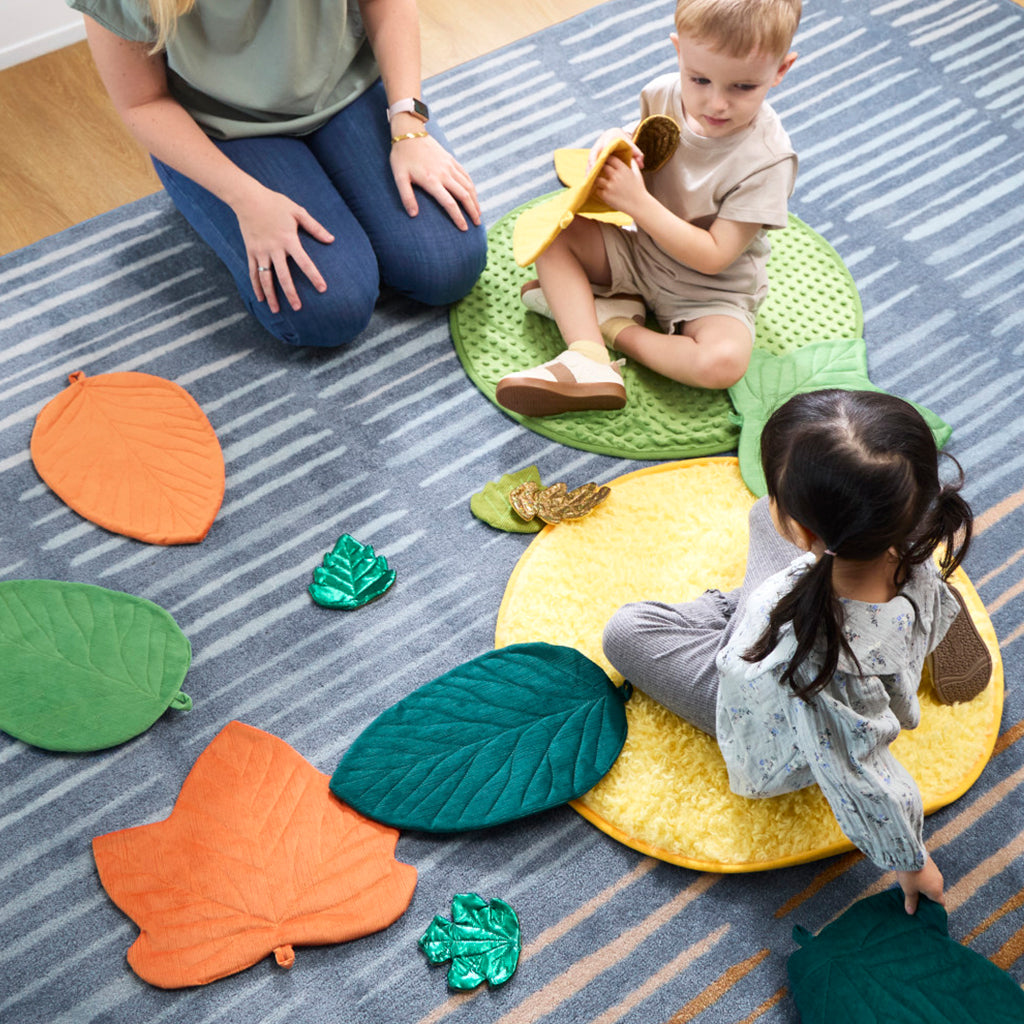 2185-GC3043 Jumbo Sensory Leaves_06.jpg