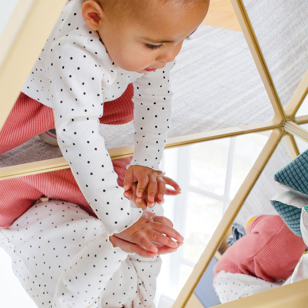2185-U3104_reflection-triangle_04_large.jpg