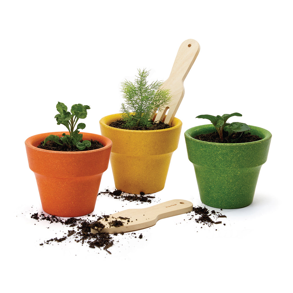 302-PT2606 PlanToys - Plant Pots Trio_01.jpg