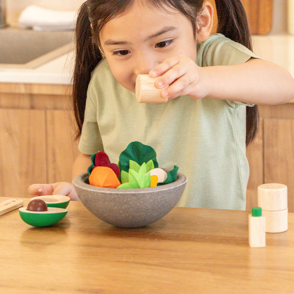 302-PT2612 PlanToys - Little Chef's Salad Set_04.jpg