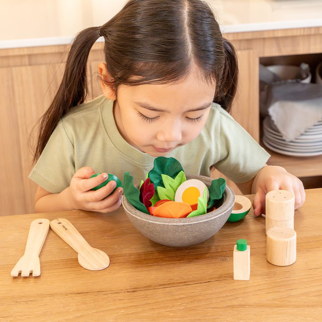 302-PT2612 PlanToys - Little Chef's Salad Set_06.jpg