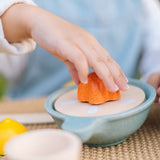 302-PT2613 PlanToys - Fresh Squeeze Juicer Set_05.jpg