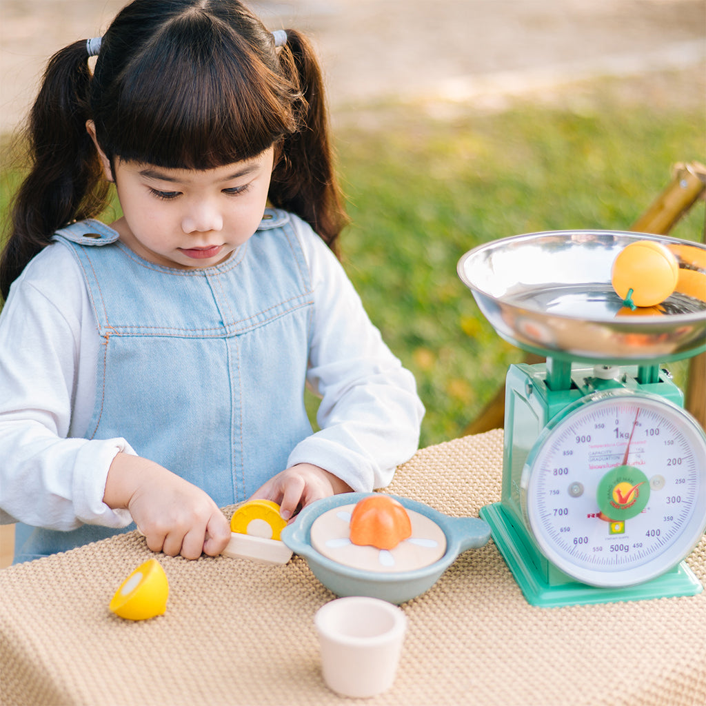 302-PT2613 PlanToys - Fresh Squeeze Juicer Set_08.jpg