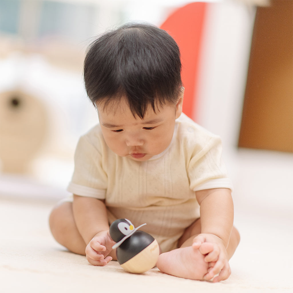 302-PT5900 PlanToys - Montessori-Inspired Penguin Wobbler_05.jpg